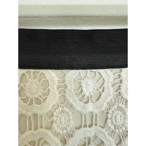 Whispers Romantic Lace Mini Skirt Off White Black Stretch Waist Band Size Large - Picture 3 of 15